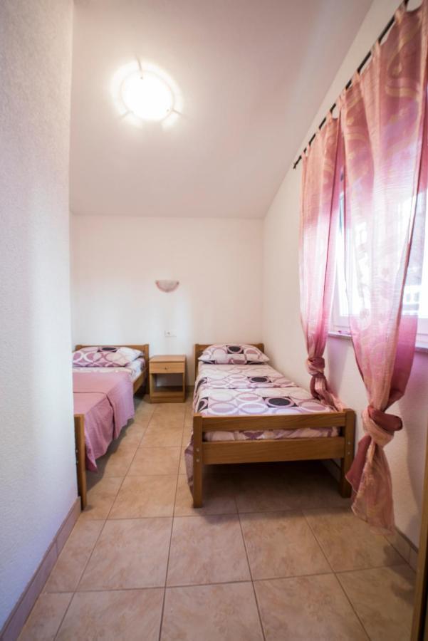 Apartmani Ivan 피사크 외부 사진