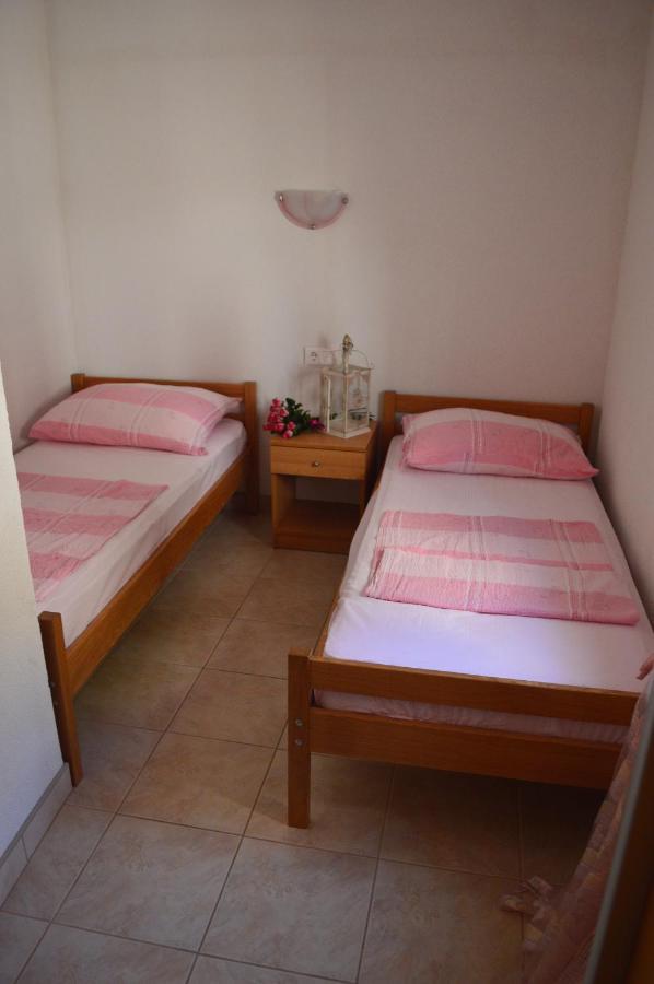 Apartmani Ivan 피사크 외부 사진