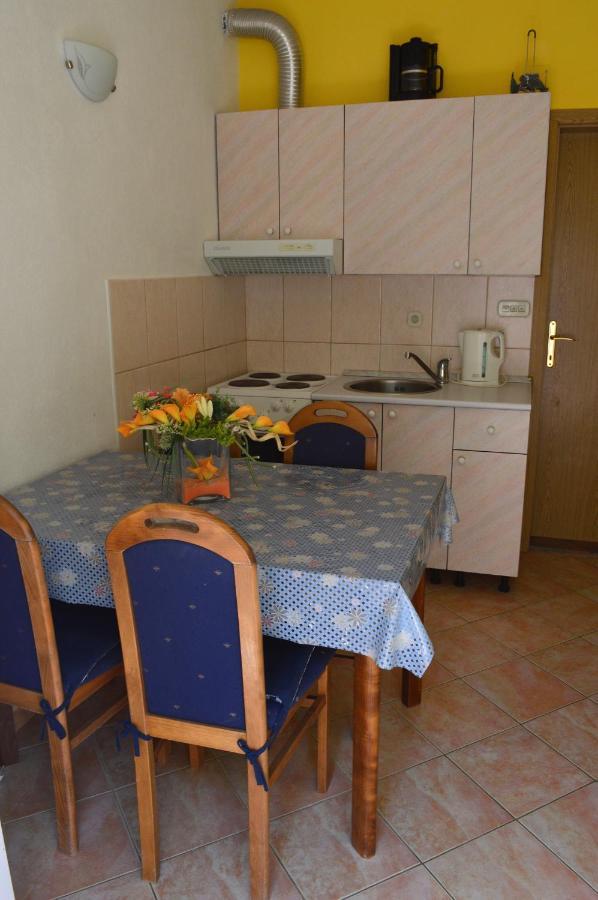 Apartmani Ivan 피사크 외부 사진